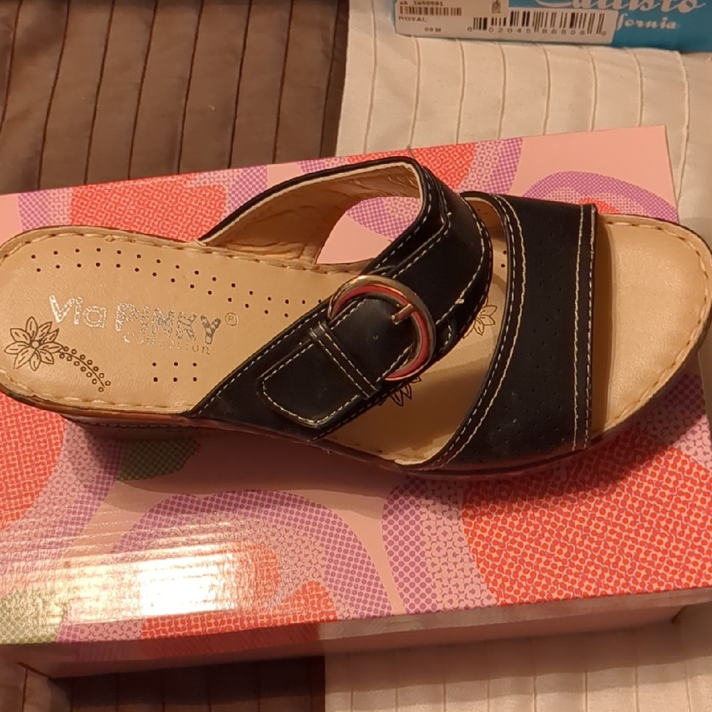 Pinky Black Sandals Ergonomic Slip-On Design
